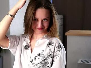 lowmenow live webcam thumbnail