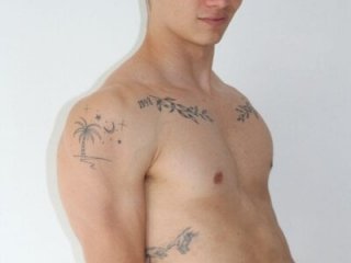 Lucas-Aaron live webcam thumbnail