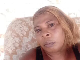 Lucia-boobs live webcam thumbnail