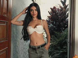 LucianaMillerX live webcam thumbnail