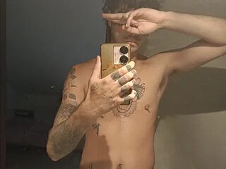 Lucius769 live webcam thumbnail