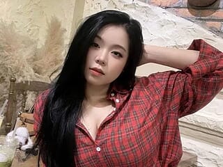 Lucy-681 live webcam thumbnail