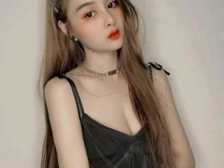 Lucy-Gold live webcam thumbnail