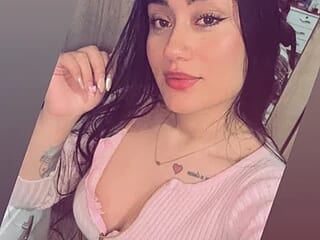 LucyBloom_ live webcam thumbnail