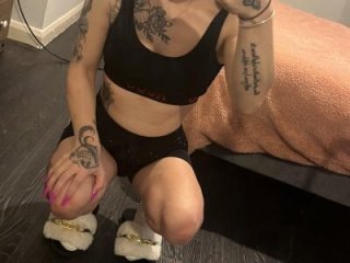 LucyRoseMae live webcam thumbnail