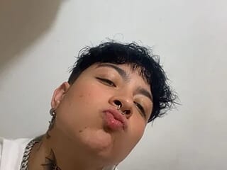 Luisa_ale live webcam thumbnail