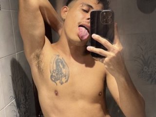 Luke_Stone live webcam thumbnail