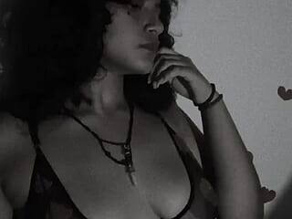 Luly_93 live webcam thumbnail