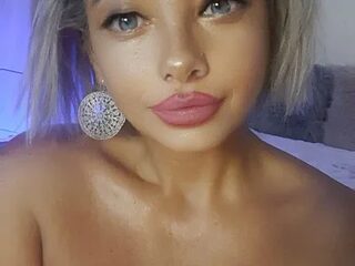 LunaBlaise live webcam thumbnail