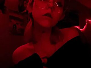LunaBless live webcam thumbnail
