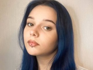 LunaBlueB live webcam thumbnail