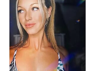 Luna_2698 live webcam thumbnail