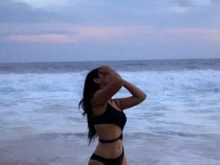 Luna_loveU live webcam thumbnail