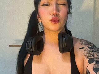 Lunaa00_ live webcam thumbnail