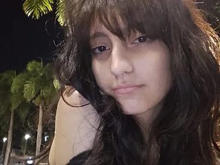 LunaaHarper live webcam thumbnail