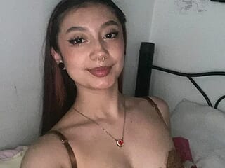 Lunara_xxx live webcam thumbnail