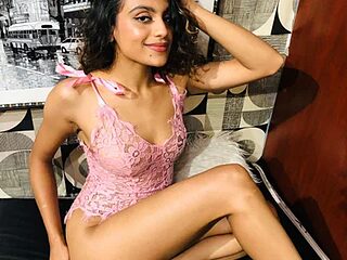 Luscious_Lexy live webcam thumbnail