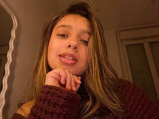 Lusty_Lunaa live webcam thumbnail