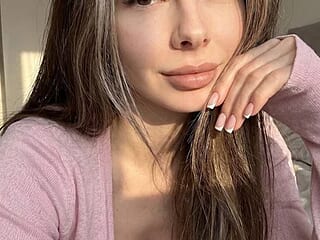LuxirillaLuxizor live webcam thumbnail