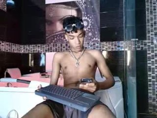 lucas_blaze3 live webcam thumbnail