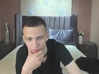 lucaskaur live webcam thumbnail