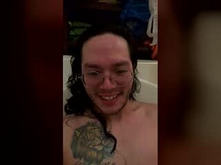 lucathelion live webcam thumbnail