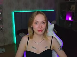 lucia_wiwi live webcam thumbnail