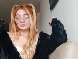 luciana_pink0 live webcam thumbnail