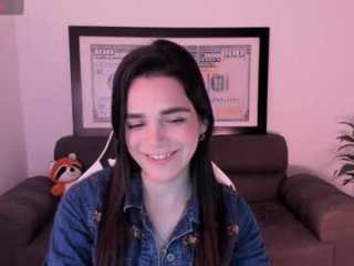 lucianamoreau_ live webcam thumbnail