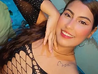 lucy_alvarezz live webcam thumbnail