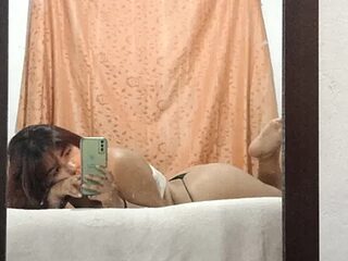 lucyheart_8 live webcam thumbnail