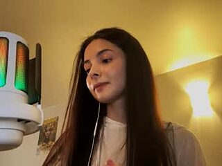 ludivinablice live webcam thumbnail