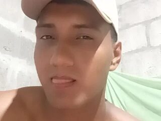 luisMigueloor live webcam thumbnail