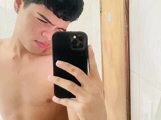 luiser_hotie live webcam thumbnail