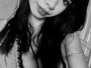 lulu_petite live webcam thumbnail