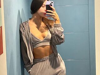 luna_dreamxx live webcam thumbnail