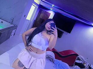 lunaa_love live webcam thumbnail