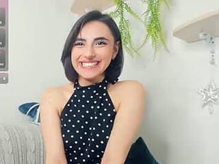lunar_lori live webcam thumbnail