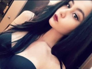 lunarose777 live webcam thumbnail