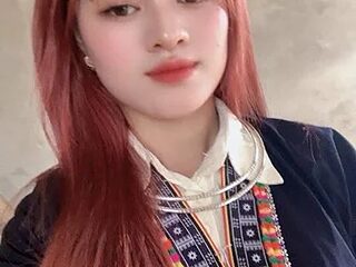 luxy-xxx live webcam thumbnail