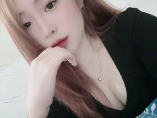 Lyn-be99 live webcam thumbnail