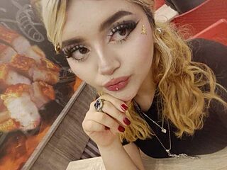 lya_nekko_ live webcam thumbnail