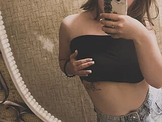 lyalyalii live webcam thumbnail