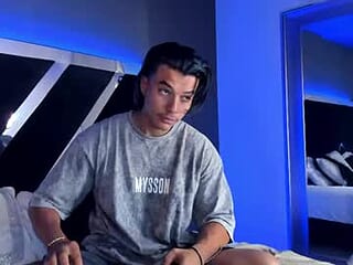 lycan_mushu live webcam thumbnail
