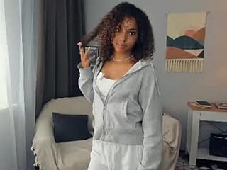 lydalambino live webcam thumbnail