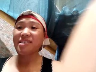 lyn_eva live webcam thumbnail