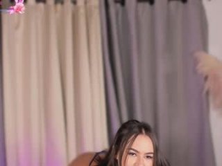 lynda_west live webcam thumbnail