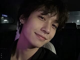 M-handsome-boy live webcam thumbnail