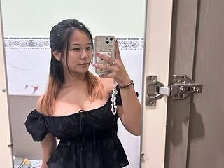 MadnessQueen live webcam thumbnail