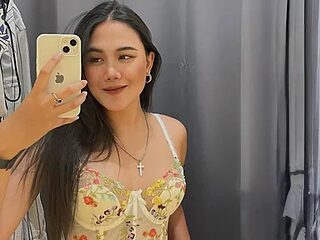 MaggieCahue live webcam thumbnail